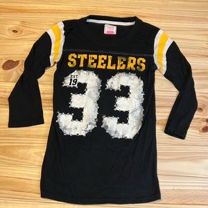 XS VSPink steelers shirt